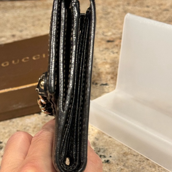Vintage Gucci Compact Black Wallet - Full Inclusion - Picture 10 of 14